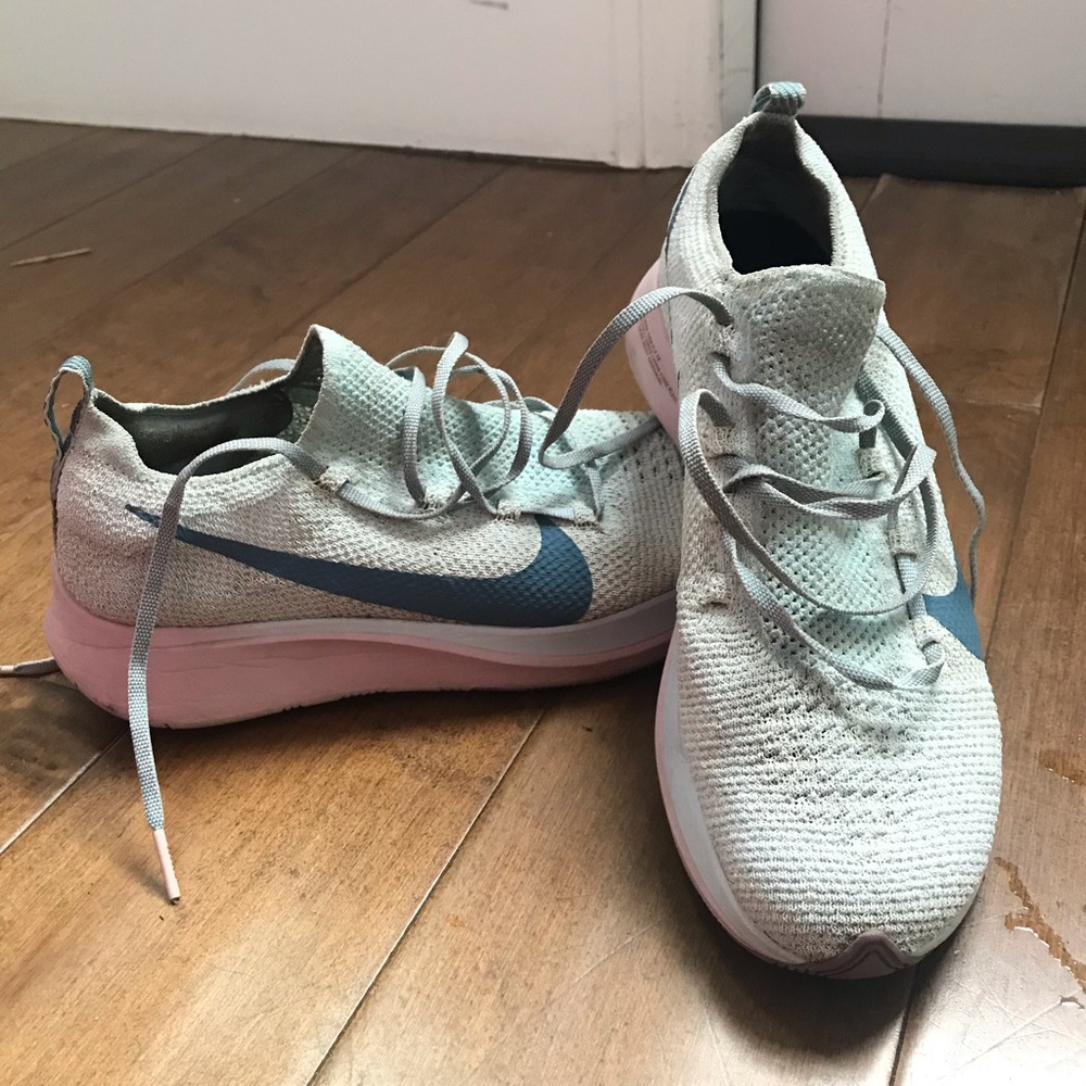 Nike ZoomFly Flyknit size 7.5 women